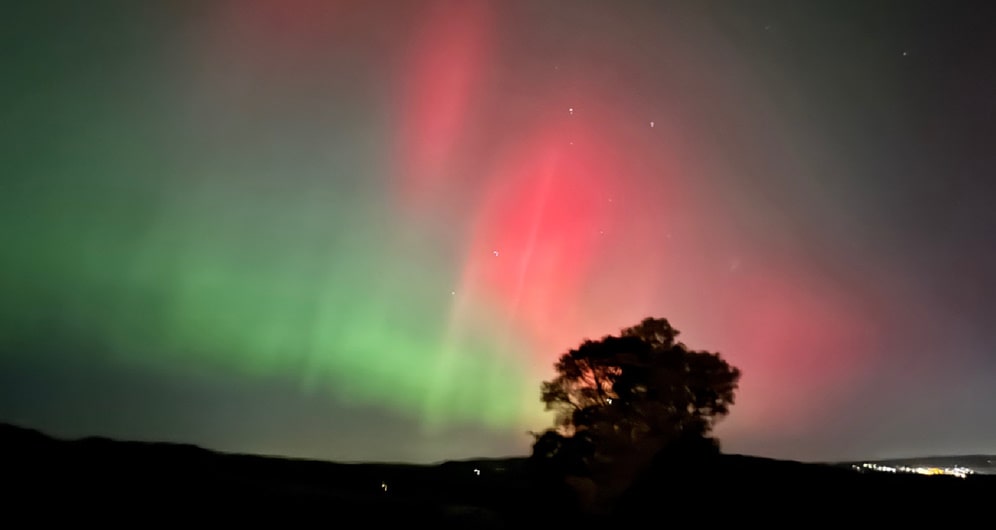 Northern Lights from Pendle Hill by Lee Hunt